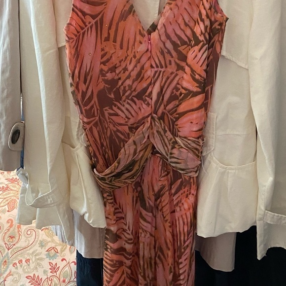 Muse size 8 long dress- zips up - Picture 7 of 12